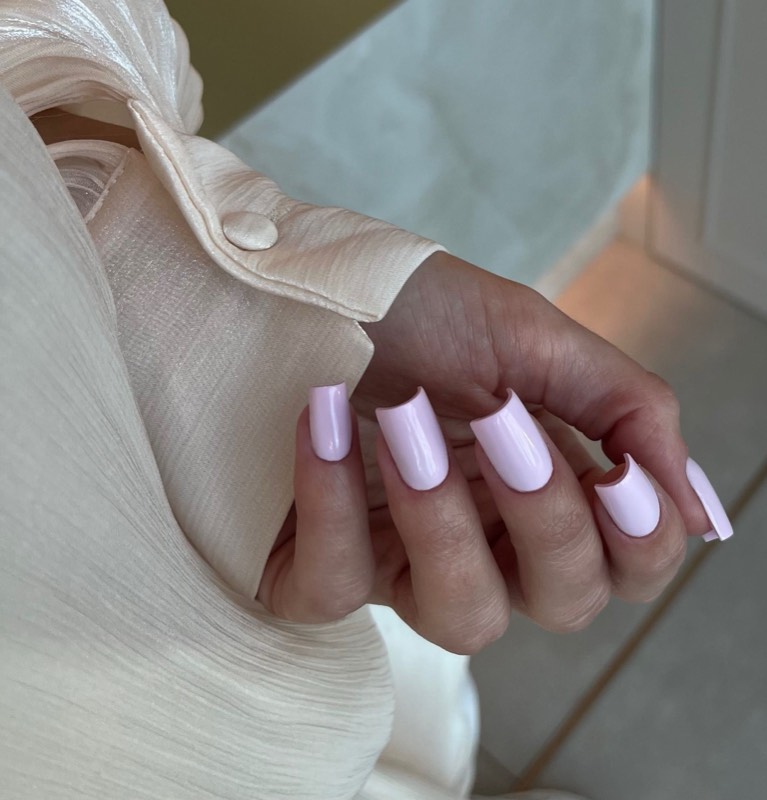 Beżowy manicure